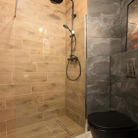 Elegancki Blisko Rzeki W Gdansku By Renters Appartamento