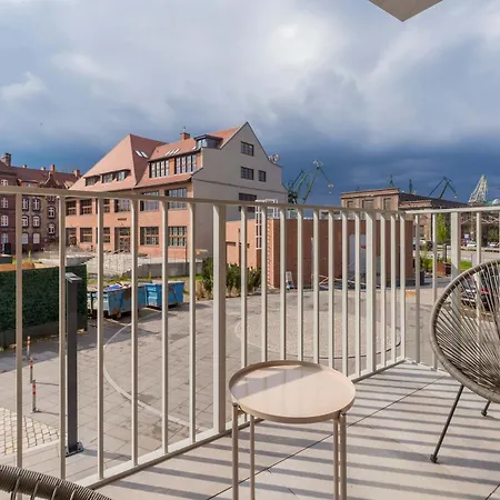 Elegancki Blisko Rzeki W Gdansku By Renters * Danzica