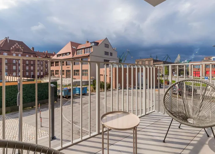 Elegancki Blisko Rzeki W Gdansku By Renters * Gdansk